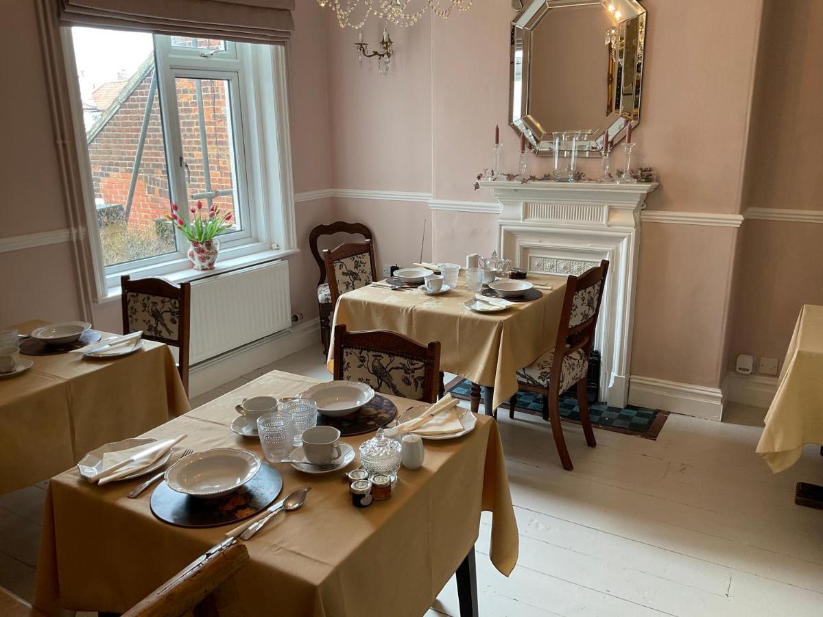 Bed & Breakfast Albury House