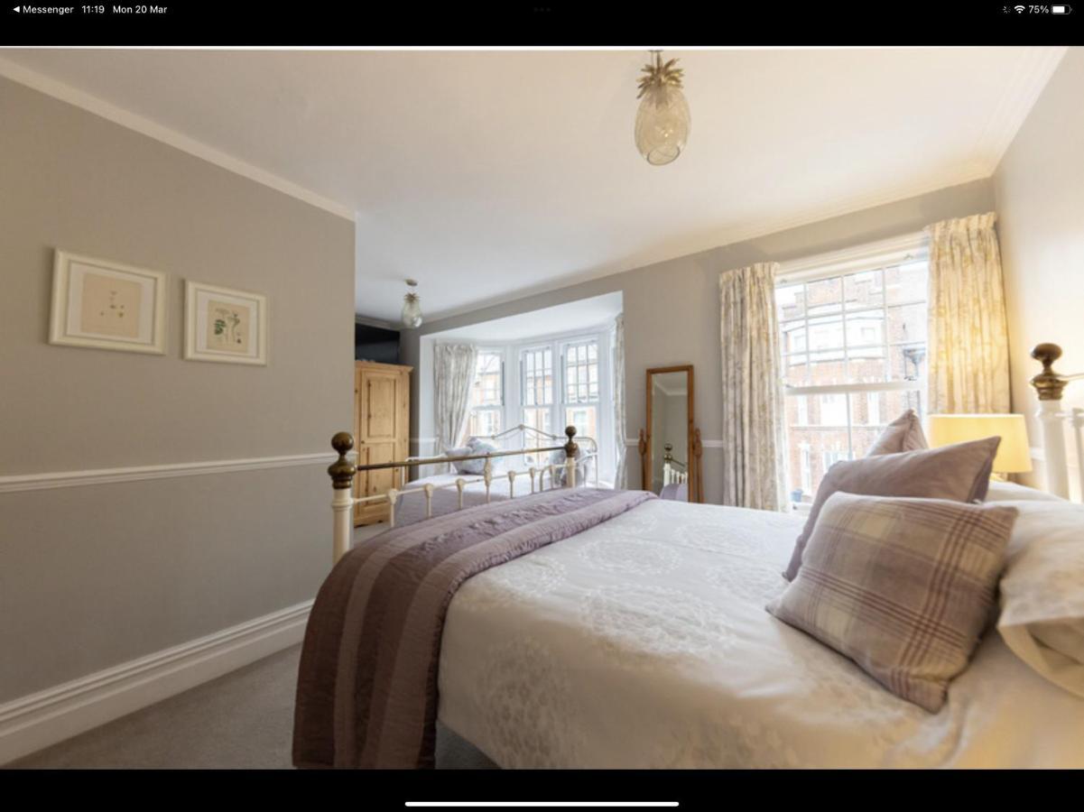 Albury House Bed & Breakfast